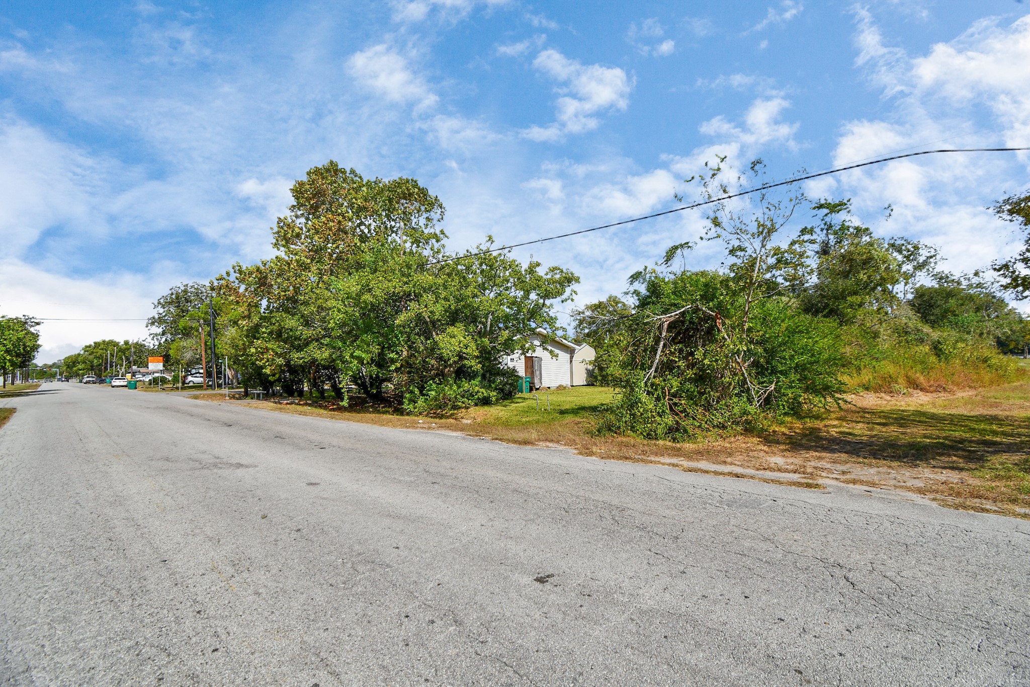 415 Lake Road La Marque, TX 77568 - Photo 7 of 8