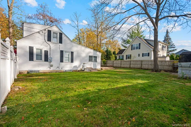 $600,000 | 28 Woodland Drive, Kings Park, NY 11754