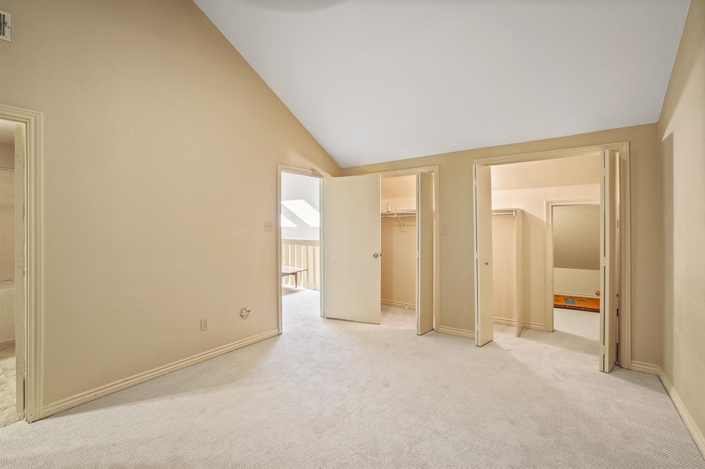 1118 Signal Ridge Place Rockwall, TX 75032 - Photo 27 of 33 an empty room with closet and a bathroom