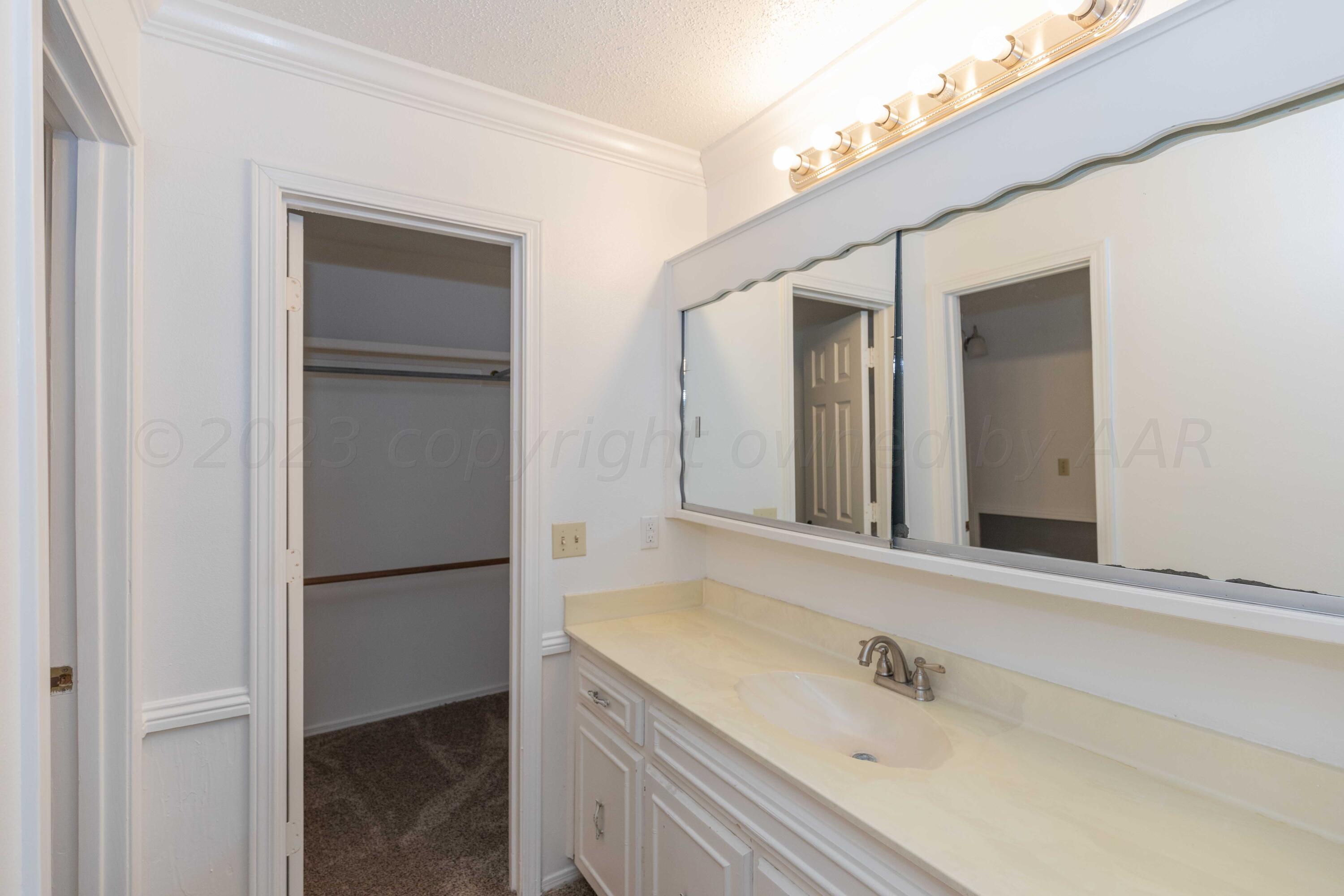 6013 Devon Drive Amarillo, TX 79109 - Photo 18 of 30 MASTER BATH VIEW 1