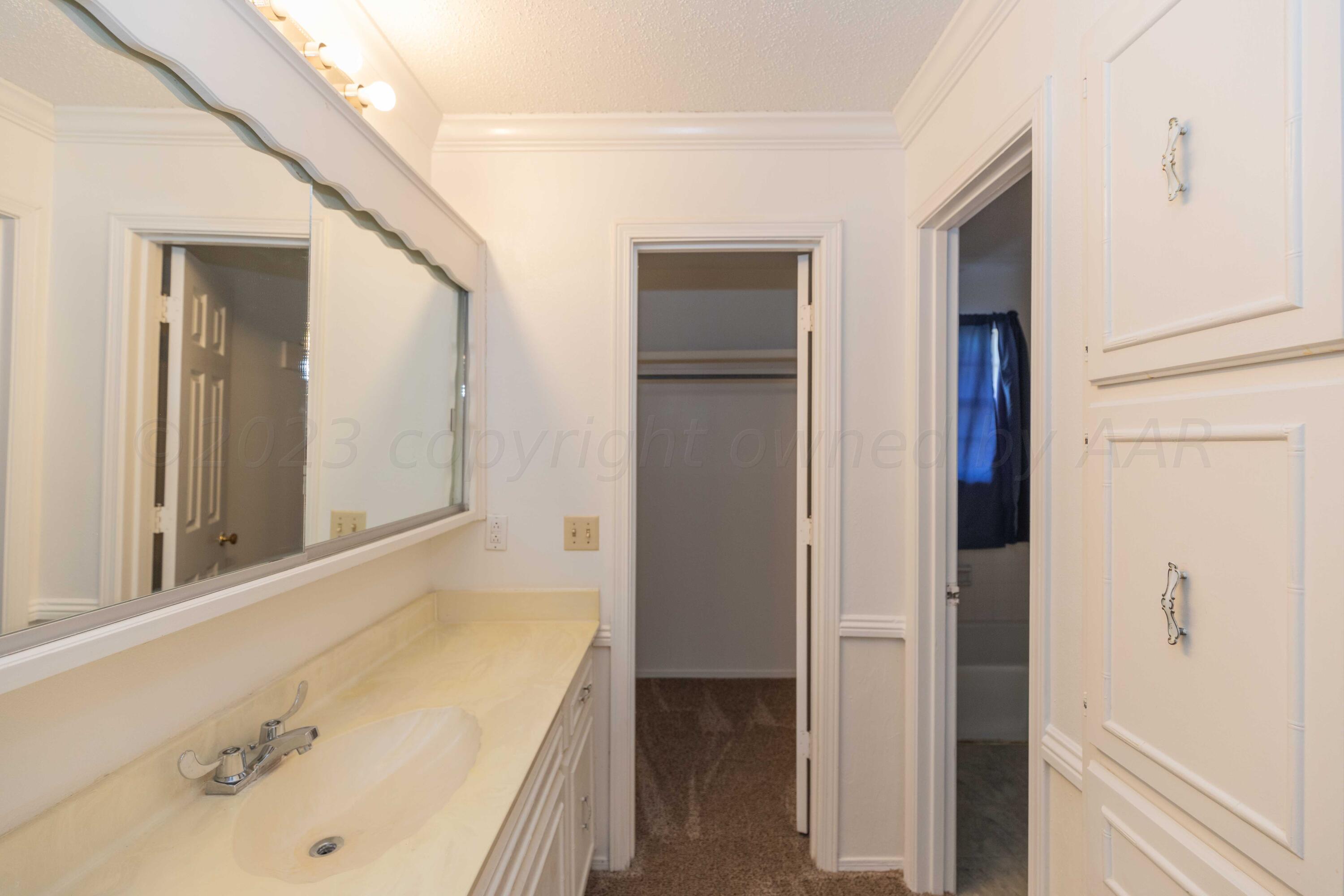 6013 Devon Drive Amarillo, TX 79109 - Photo 20 of 30 MASTER BATH VIEW 4