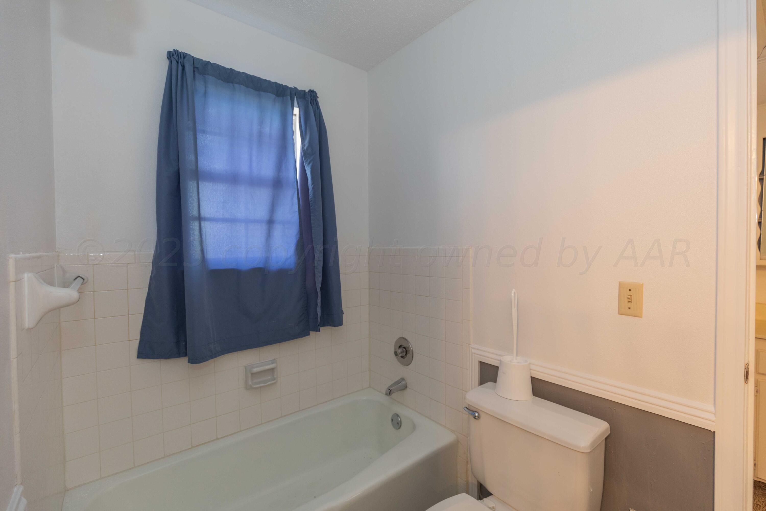 6013 Devon Drive Amarillo, TX 79109 - Photo 21 of 30 MASTER BATH VIEW 5