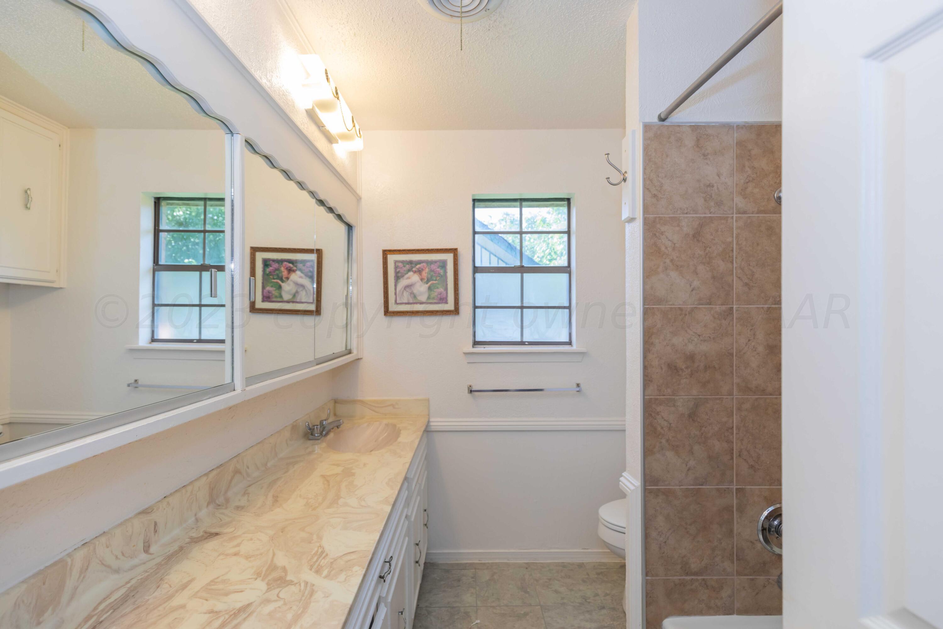 6013 Devon Drive Amarillo, TX 79109 - Photo 25 of 30 BATHROOM 2 VIEW 1
