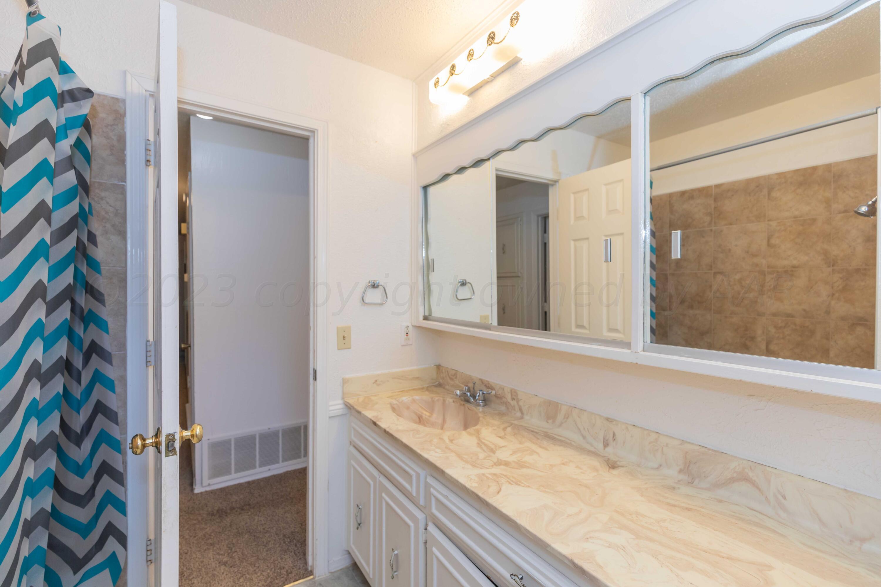 6013 Devon Drive Amarillo, TX 79109 - Photo 26 of 30 BATHROOM 2 VIEW 2