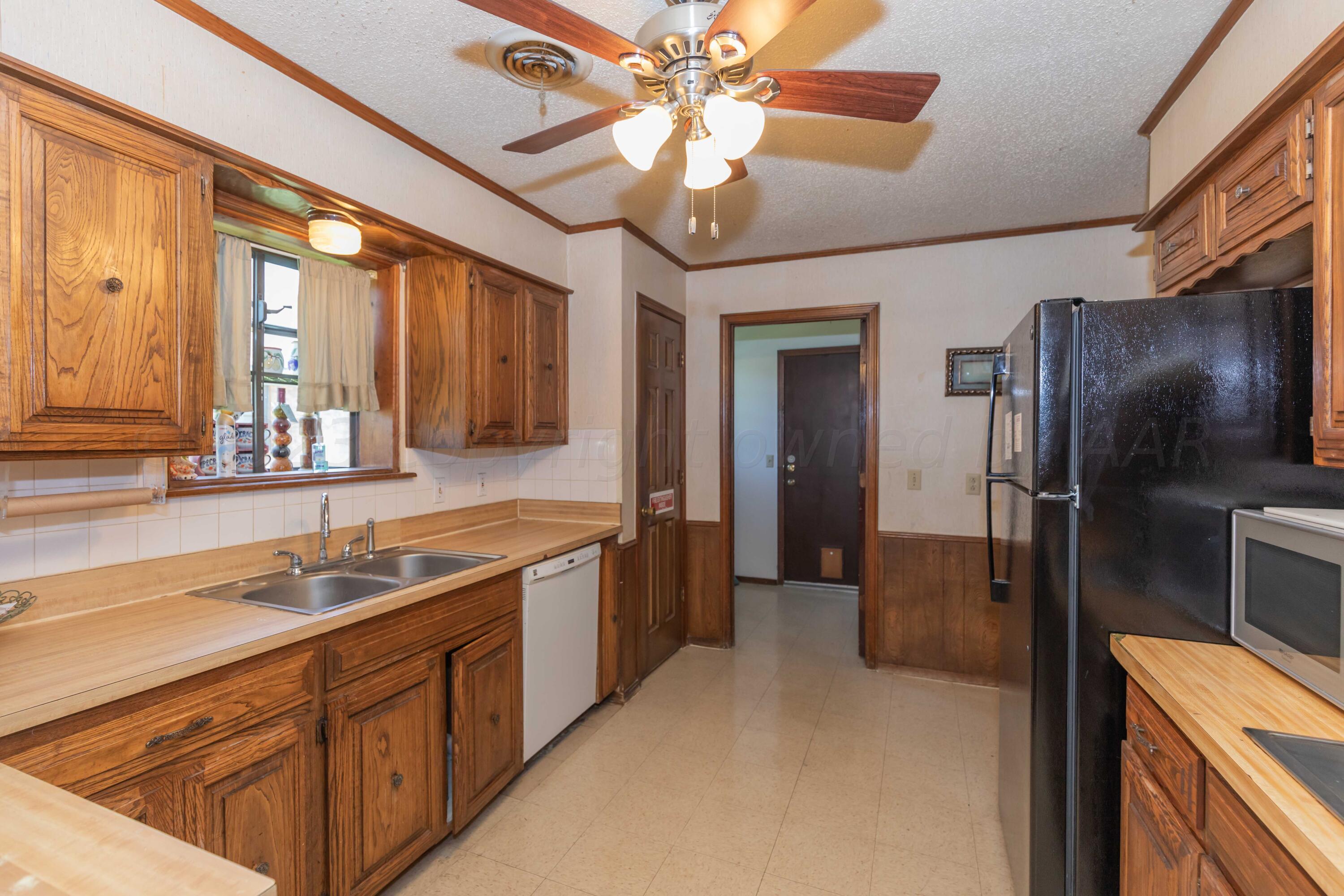 6013 Devon Drive Amarillo, TX 79109 - Photo 6 of 30 KITCHEN VIEW 1