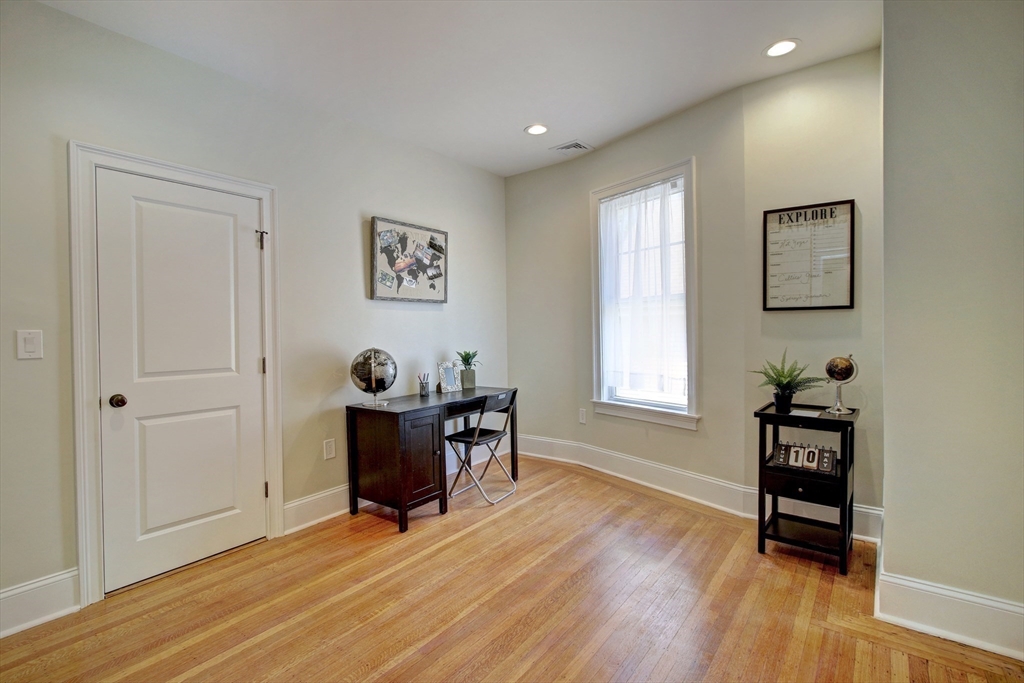 287 Walnut Avenue Boston, MA 02119 - Photo 18 of 31