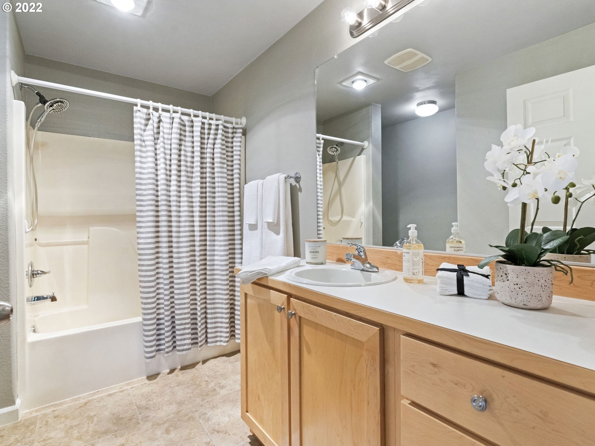 14695 Southwest Beard Road, Unit 102 Beaverton, OR 97007 - Photo 16 of 29 Gallery Image 16