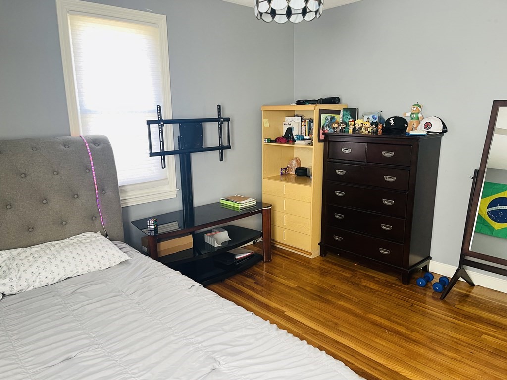 17 Queensview Road Marlborough, MA 01752 - Photo 14 of 41 a bedroom with a bed and a dresser