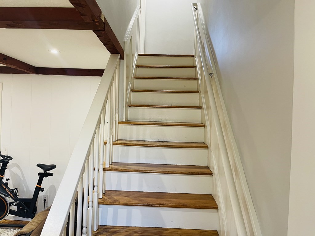 17 Queensview Road Marlborough, MA 01752 - Photo 19 of 41 a view of entryway