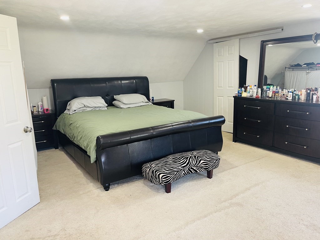 17 Queensview Road Marlborough, MA 01752 - Photo 20 of 41 a bedroom with a bed and window