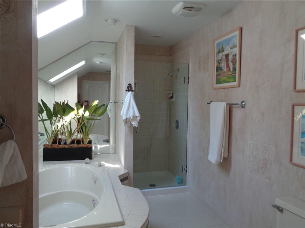 3602 Waldenbrook Road Greensboro, NC 27407 - Photo 17 of 21 Primary Bathroom