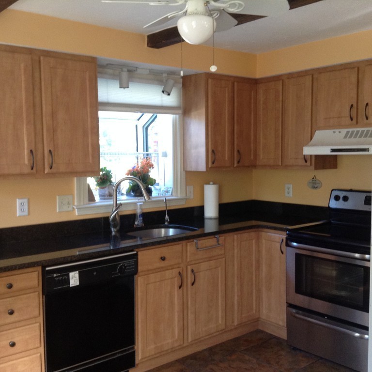 27 Stony Brook Road Framingham, MA 01702 - Photo 8 of 28 Gallery Image 8