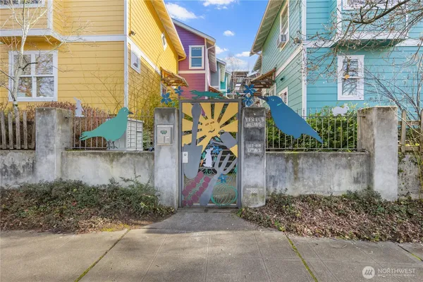 $2,500 | 112 22nd Avenue, Unit B, Seattle, WA 98122