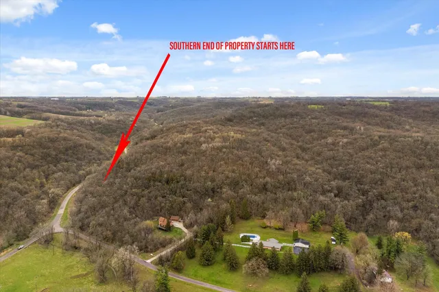 $1,600,000 | 36480 Bouska Road, Prairie du Chien, WI 53821