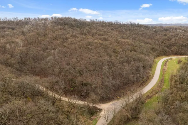 $1,600,000 | 36480 Bouska Road, Prairie du Chien, WI 53821