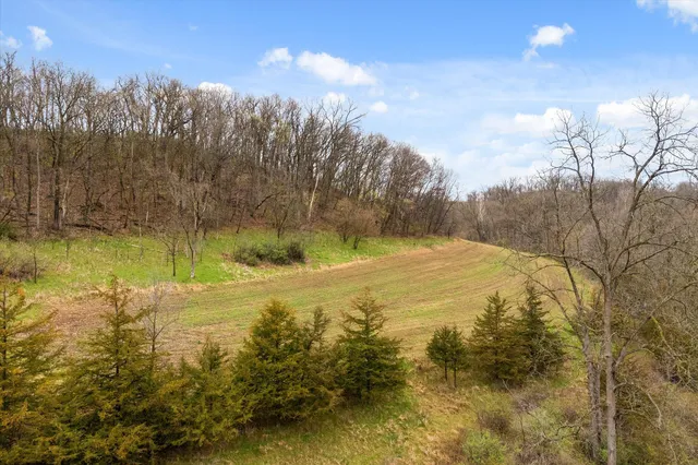 $1,600,000 | 36480 Bouska Road, Prairie du Chien, WI 53821