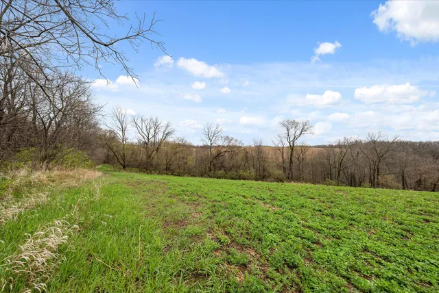 $1,600,000 | 36480 Bouska Road, Prairie du Chien, WI 53821