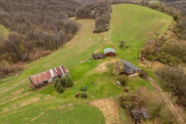 $1,600,000 | 36480 Bouska Road, Prairie du Chien, WI 53821