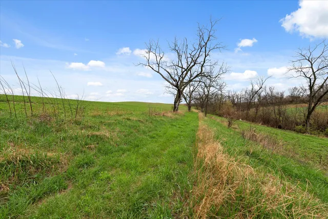 $1,600,000 | 36480 Bouska Road, Prairie du Chien, WI 53821