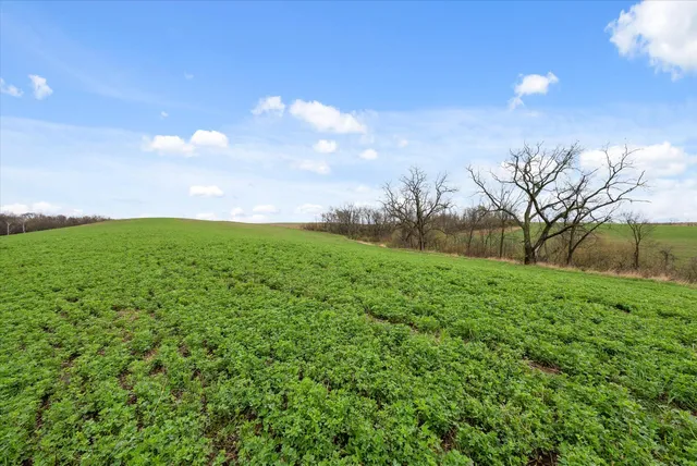 $1,600,000 | 36480 Bouska Road, Prairie du Chien, WI 53821