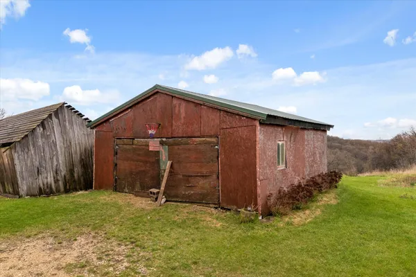 $1,600,000 | 36480 Bouska Road, Bridgeport, WI 53821