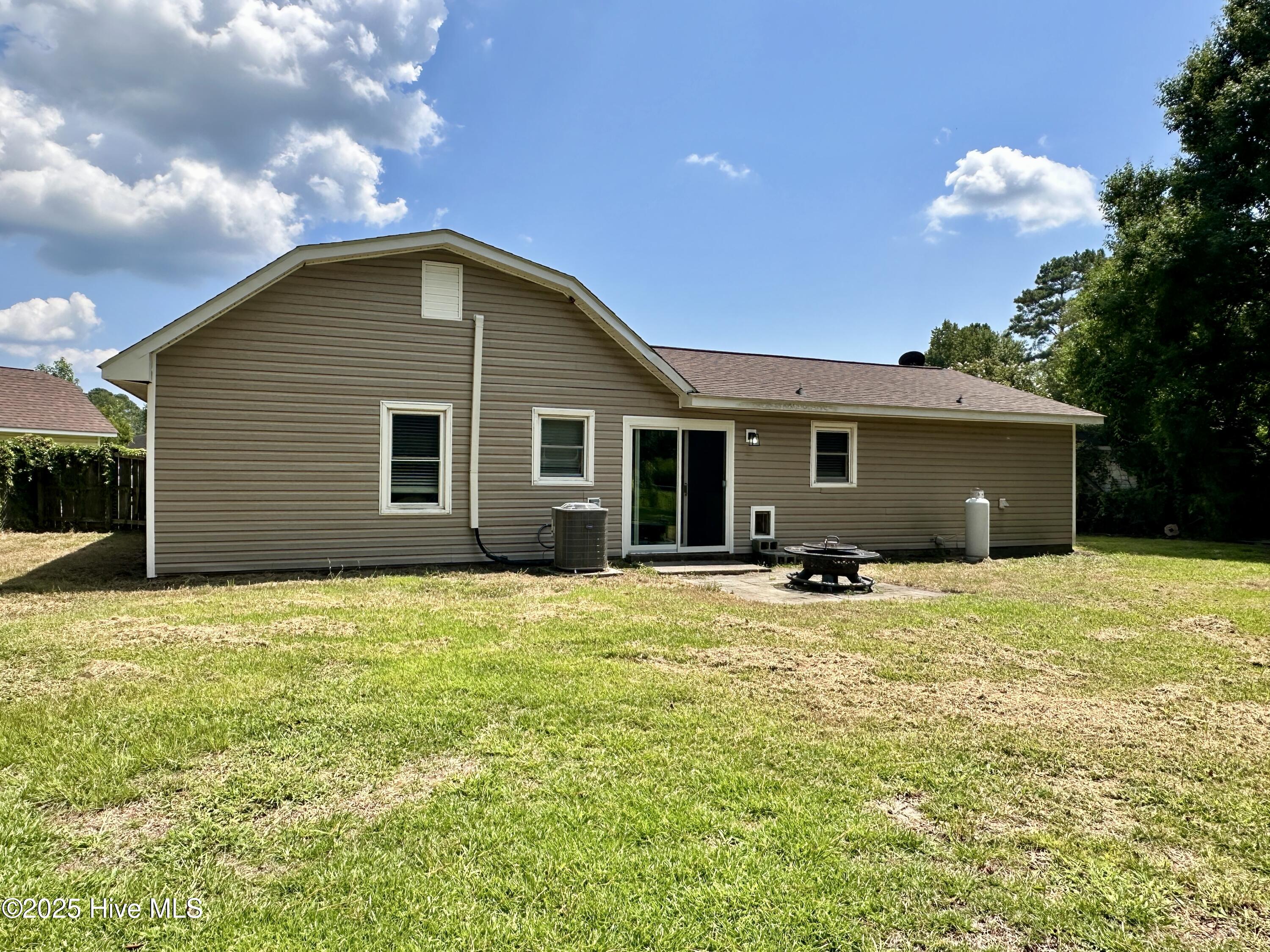 313 Deacon Court Havelock, NC 28532 - Photo 22 of 25 IMG_3148