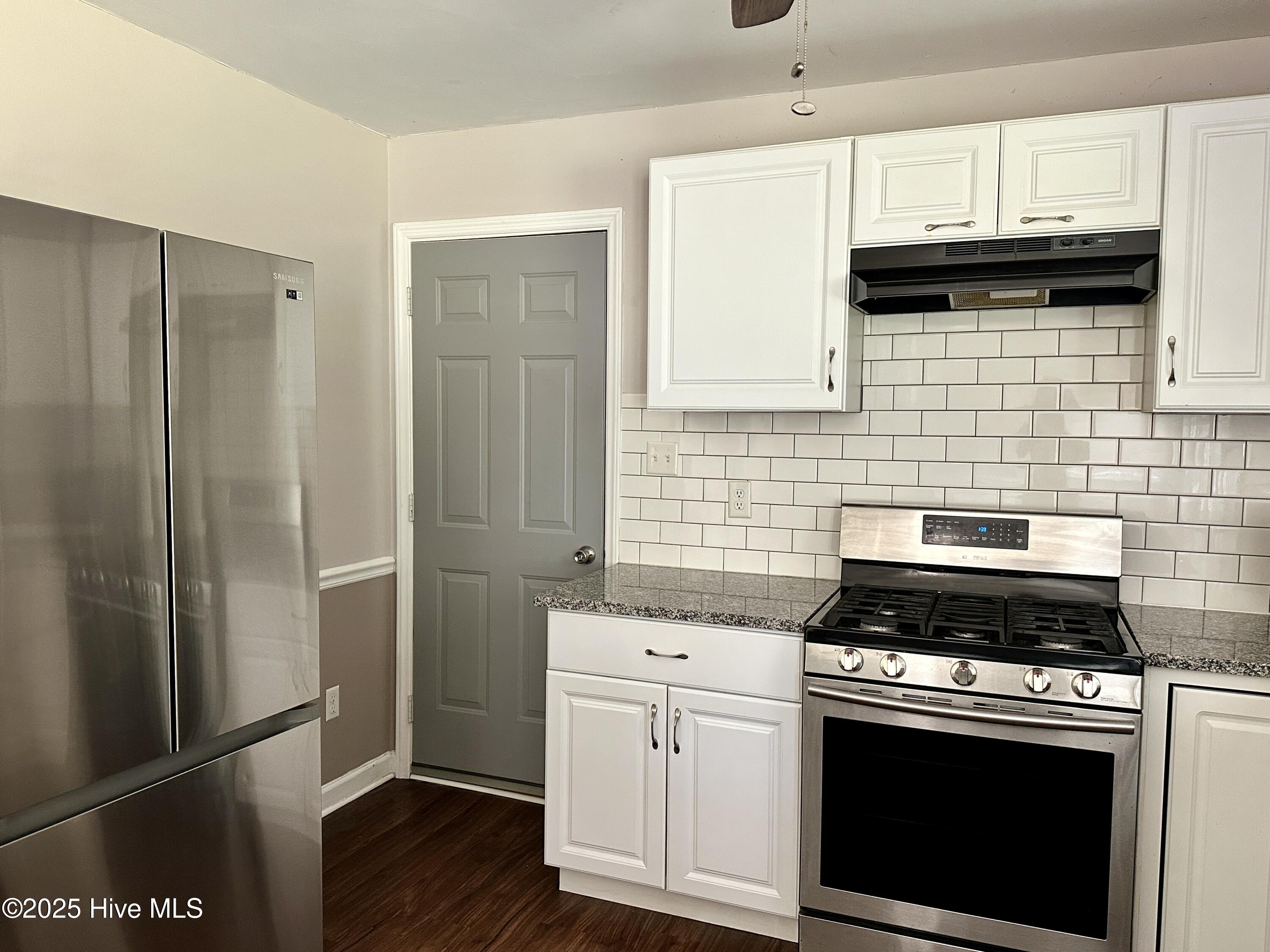 313 Deacon Court Havelock, NC 28532 - Photo 8 of 25 IMG_3132