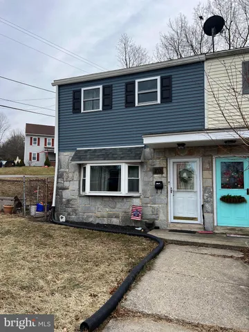 $215,000 | 102 West Jackson Street, Fleetwood, PA 19522