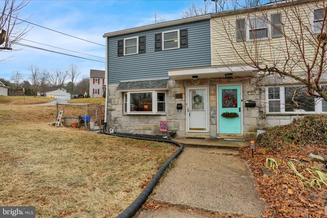 $215,000 | 102 West Jackson Street, Fleetwood, PA 19522