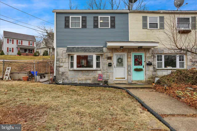 $215,000 | 102 West Jackson Street, Fleetwood, PA 19522