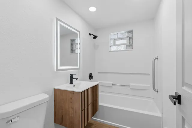 $264,900 | 2706 South 48th Street, Milwaukee, WI 53219