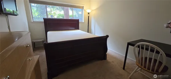 $1,950 | 2500 81st Avenue Southeast, Unit 103, Mercer Island, WA 98040