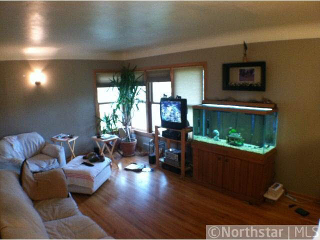 2711 Stillwater Road East Maplewood, MN 55119 - Photo 8 of 14 Gallery Image 8