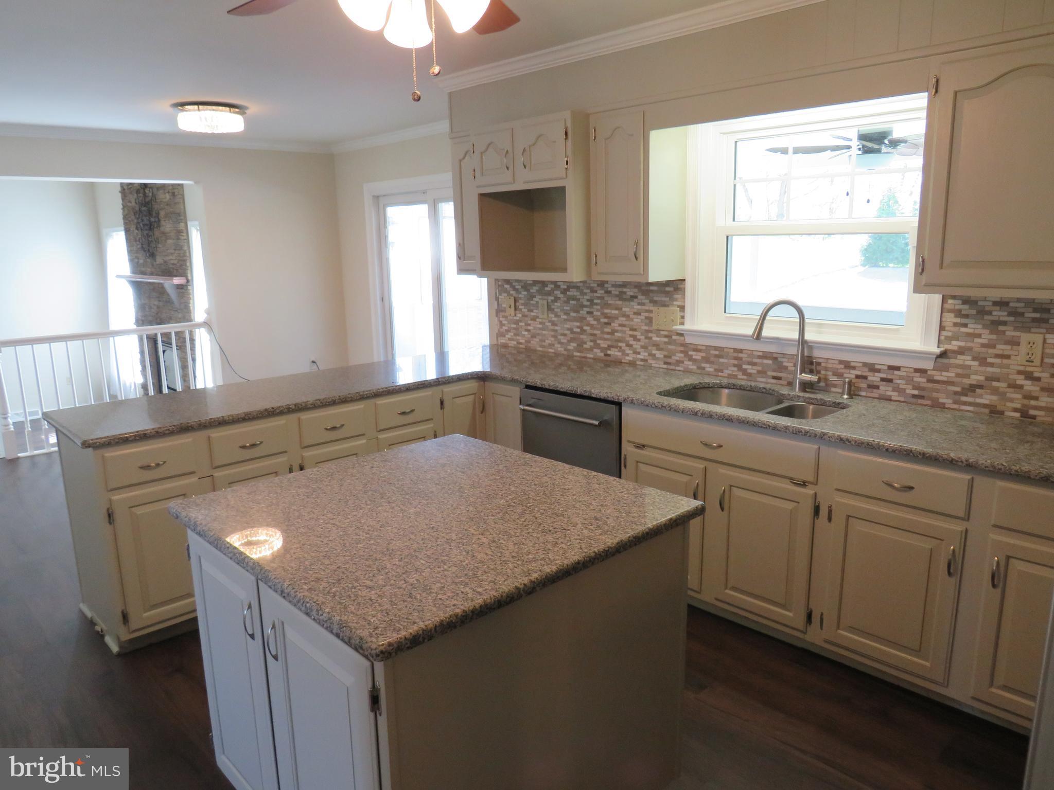 10 Spring Hill Road Perkasie, PA 18944 - Photo 16 of 74 Kitchen with island