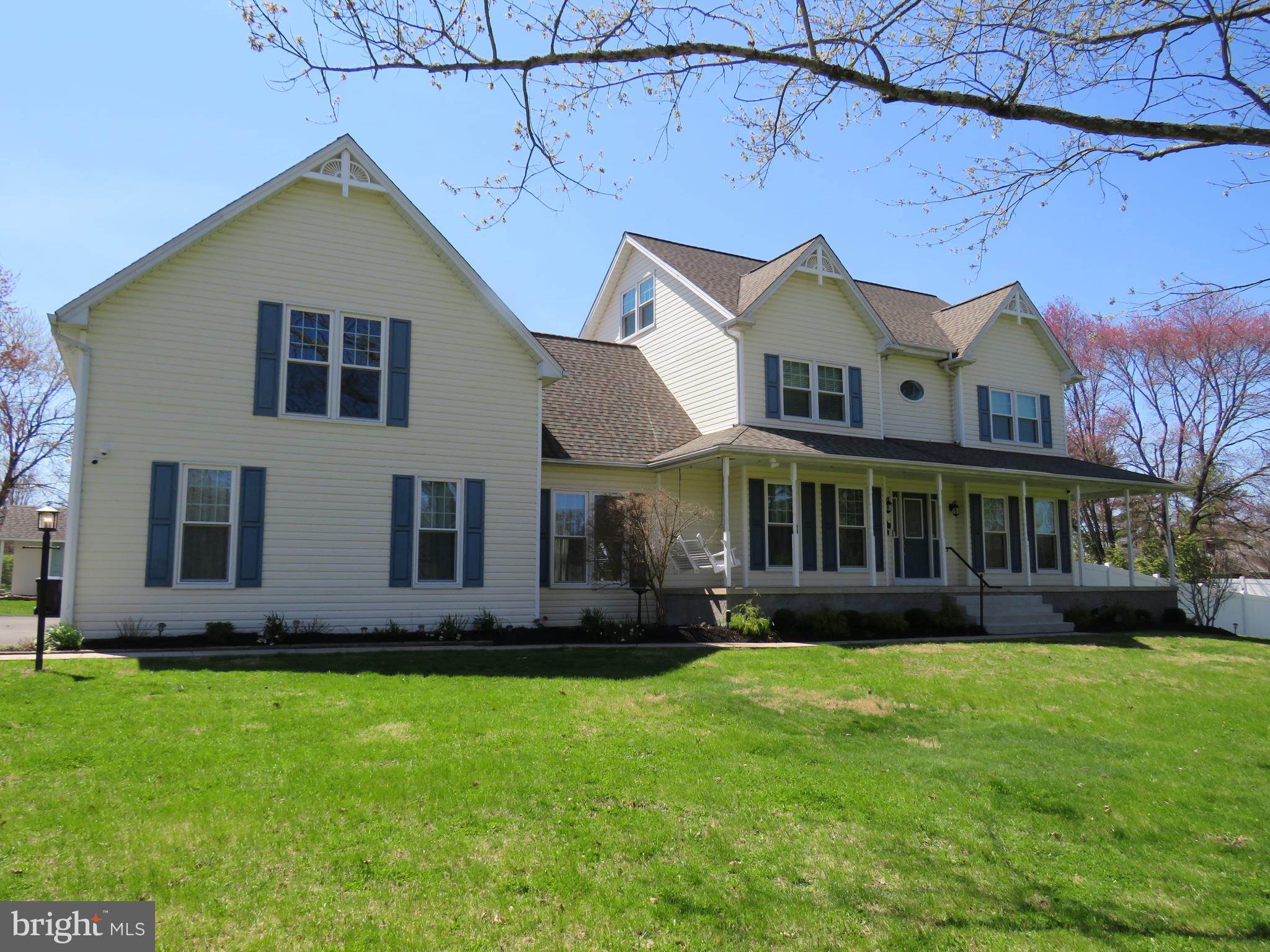 10 Spring Hill Road Perkasie, PA 18944 - Photo 3 of 74 7 beds, 3.5 baths