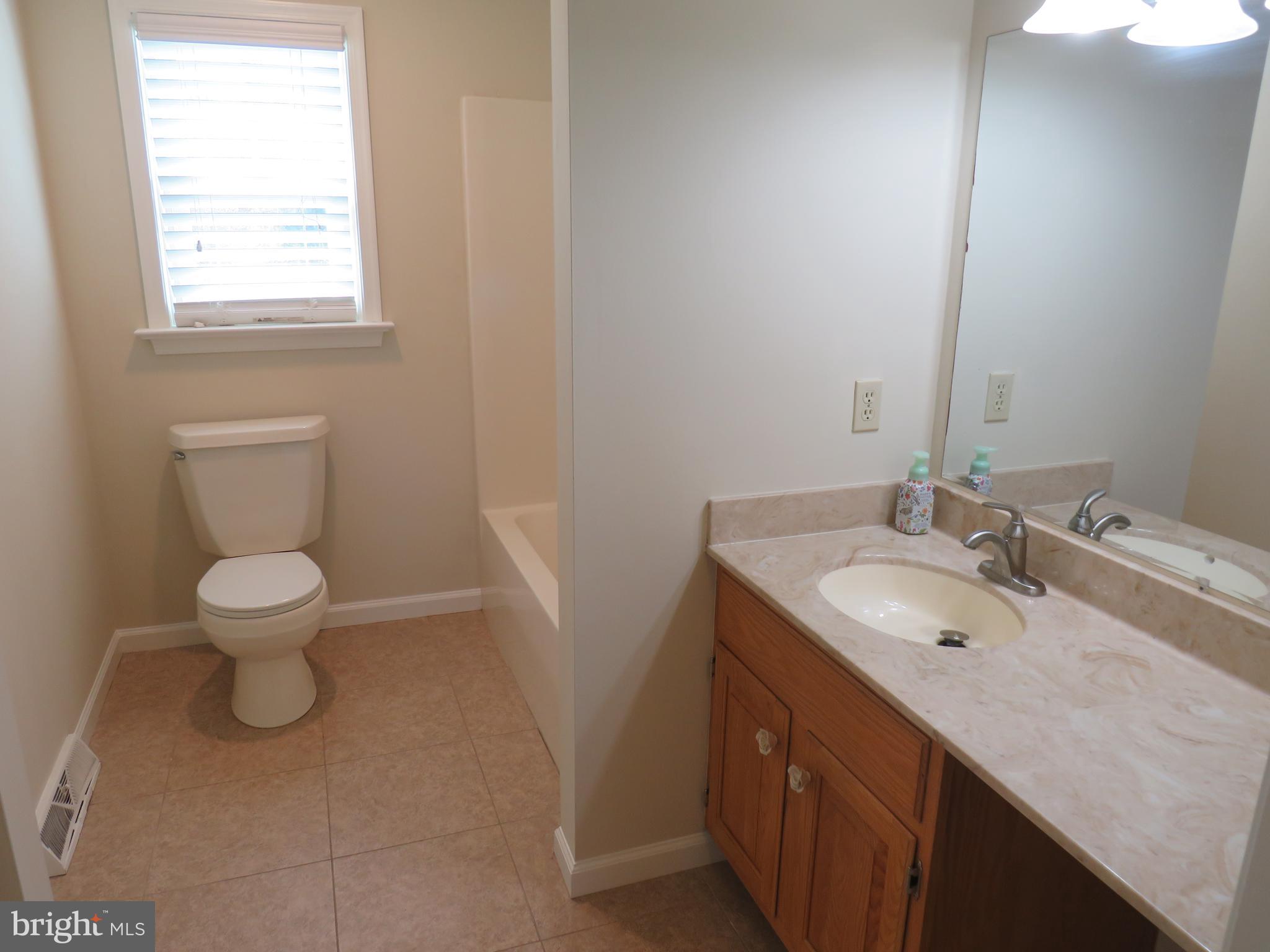 10 Spring Hill Road Perkasie, PA 18944 - Photo 37 of 74 Full Hall Bathroom