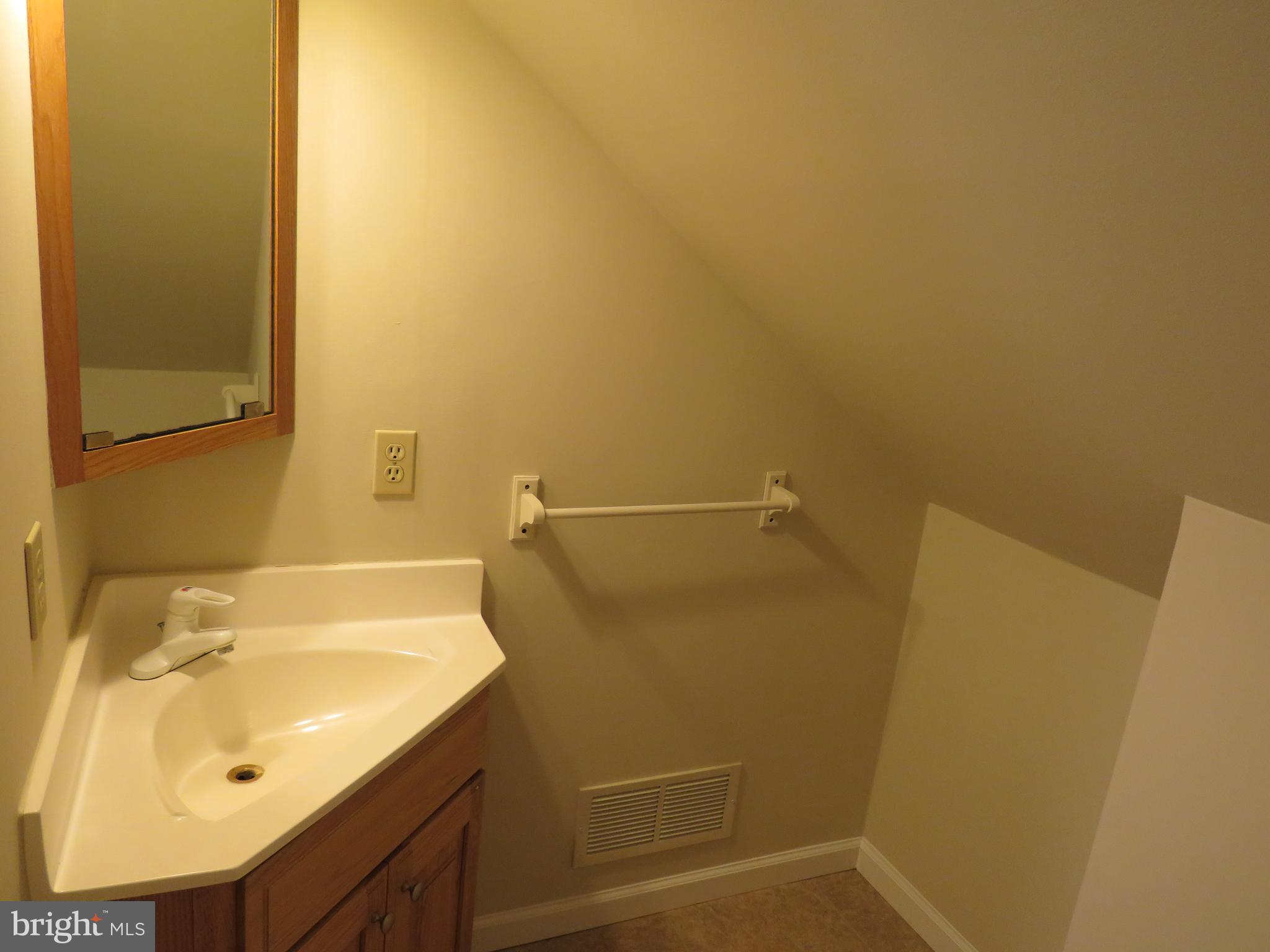 10 Spring Hill Road Perkasie, PA 18944 - Photo 56 of 74 Full Bathroom