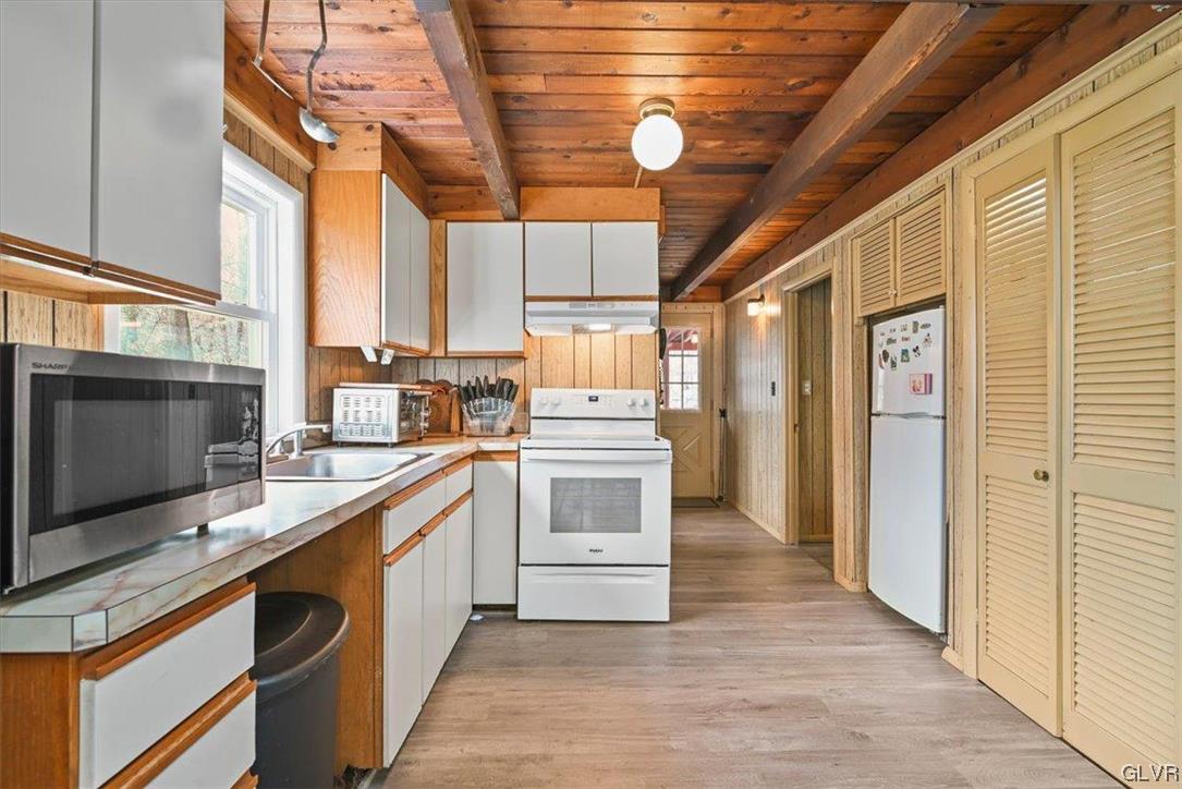 3103 Delaware Circle Bushkill, PA 18324 - Photo 6 of 43