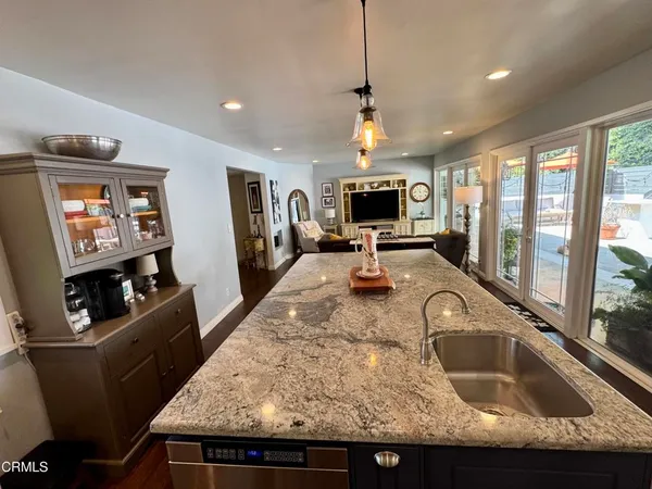 $1,588,000 | 2013 El Vista Court, Glendale, CA 91208