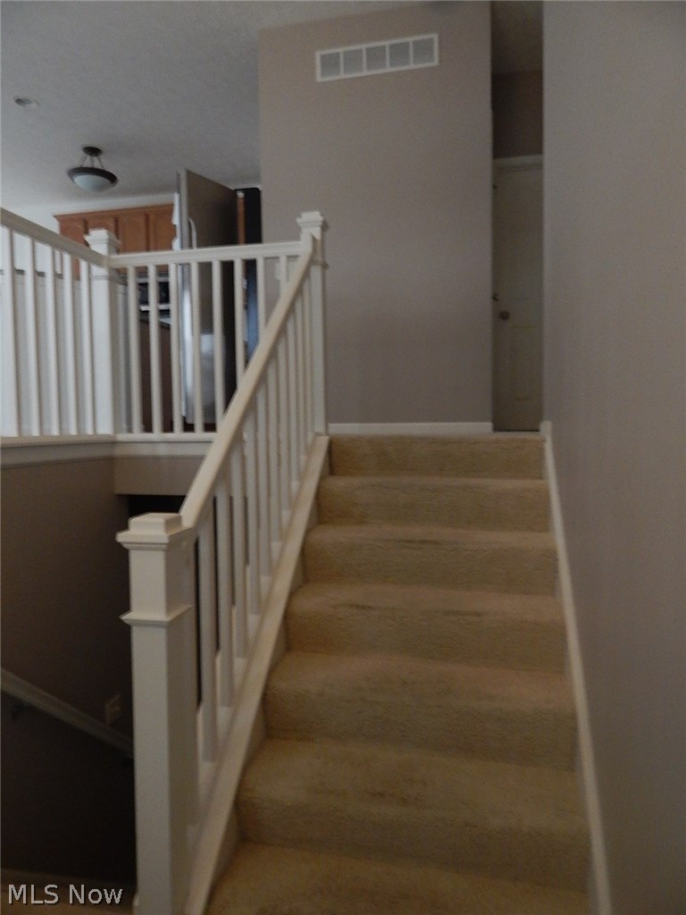 5835 Crescent Ridge Drive Independence, OH 44131 - Photo 3 of 17 Gallery Image 3