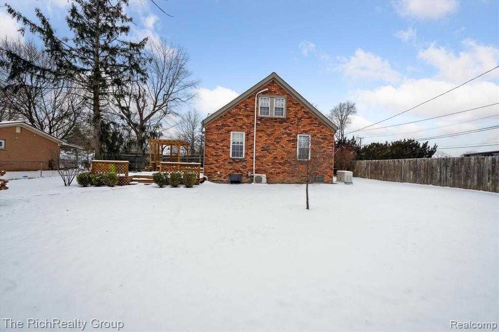 22496 Springbrook Avenue Farmington Hills, MI 48336 - Photo 24 of 33