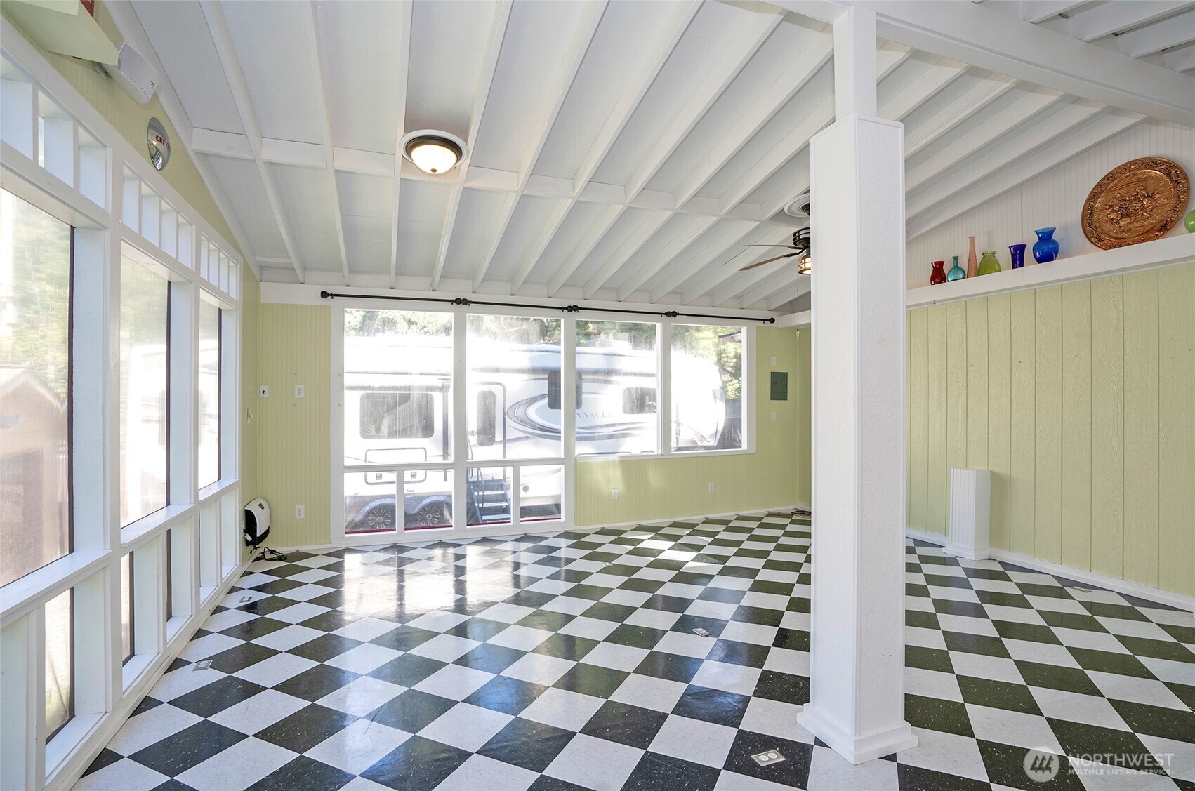 33507 43rd Avenue Southwest Federal Way, WA 98023 - Photo 24 of 40 a very nice looking room with a large window