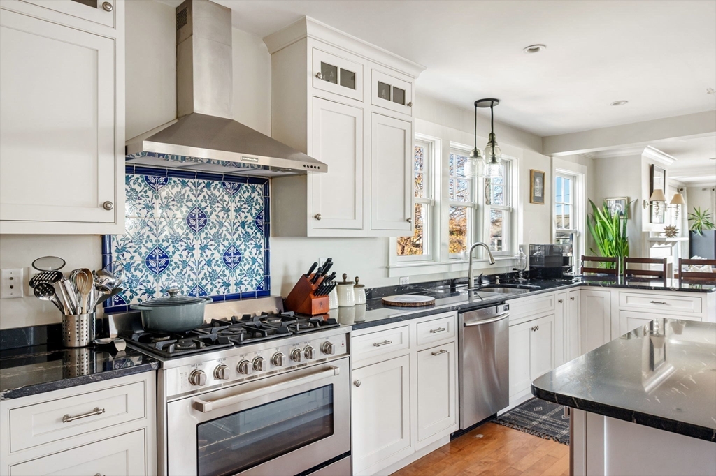 77 Salisbury Street Hull, MA 02045 - Photo 6 of 18