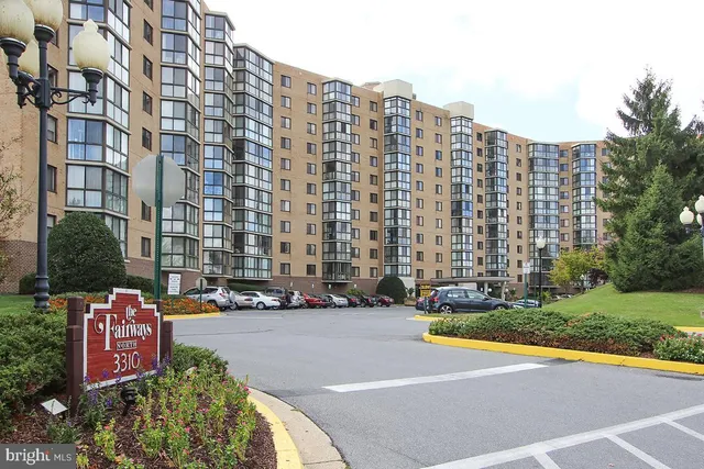 $2,400 | 3310 North Leisure World Boulevard, Unit 621, Silver Spring, MD 20906