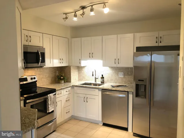 $2,400 | 3310 North Leisure World Boulevard, Unit 621, Silver Spring, MD 20906
