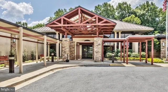 $2,400 | 3310 North Leisure World Boulevard, Unit 621, Silver Spring, MD 20906