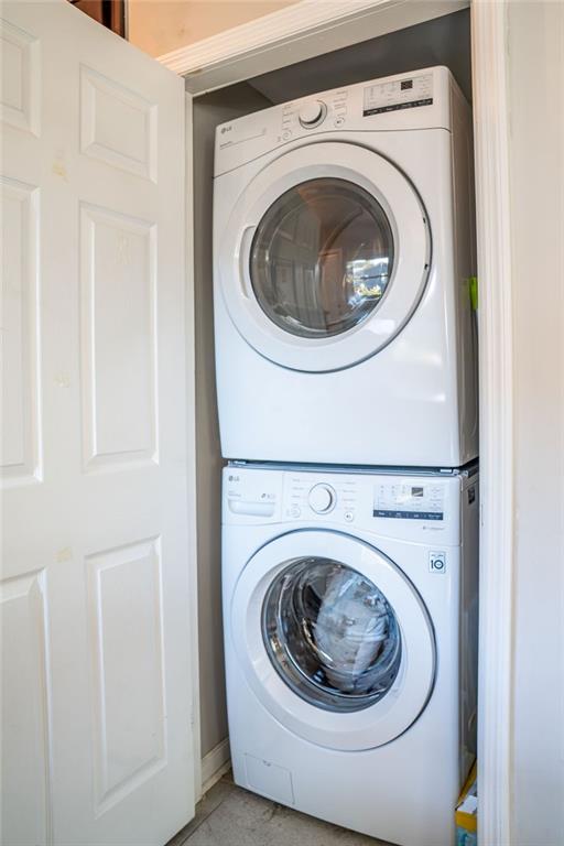 607 Quillian Avenue Decatur, GA 30032 - Photo 14 of 19 a utility room with dryer and washer