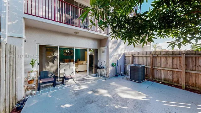 $499,000 | 10210 Southwest 154th Place, Unit 1118, Miami, FL 33196