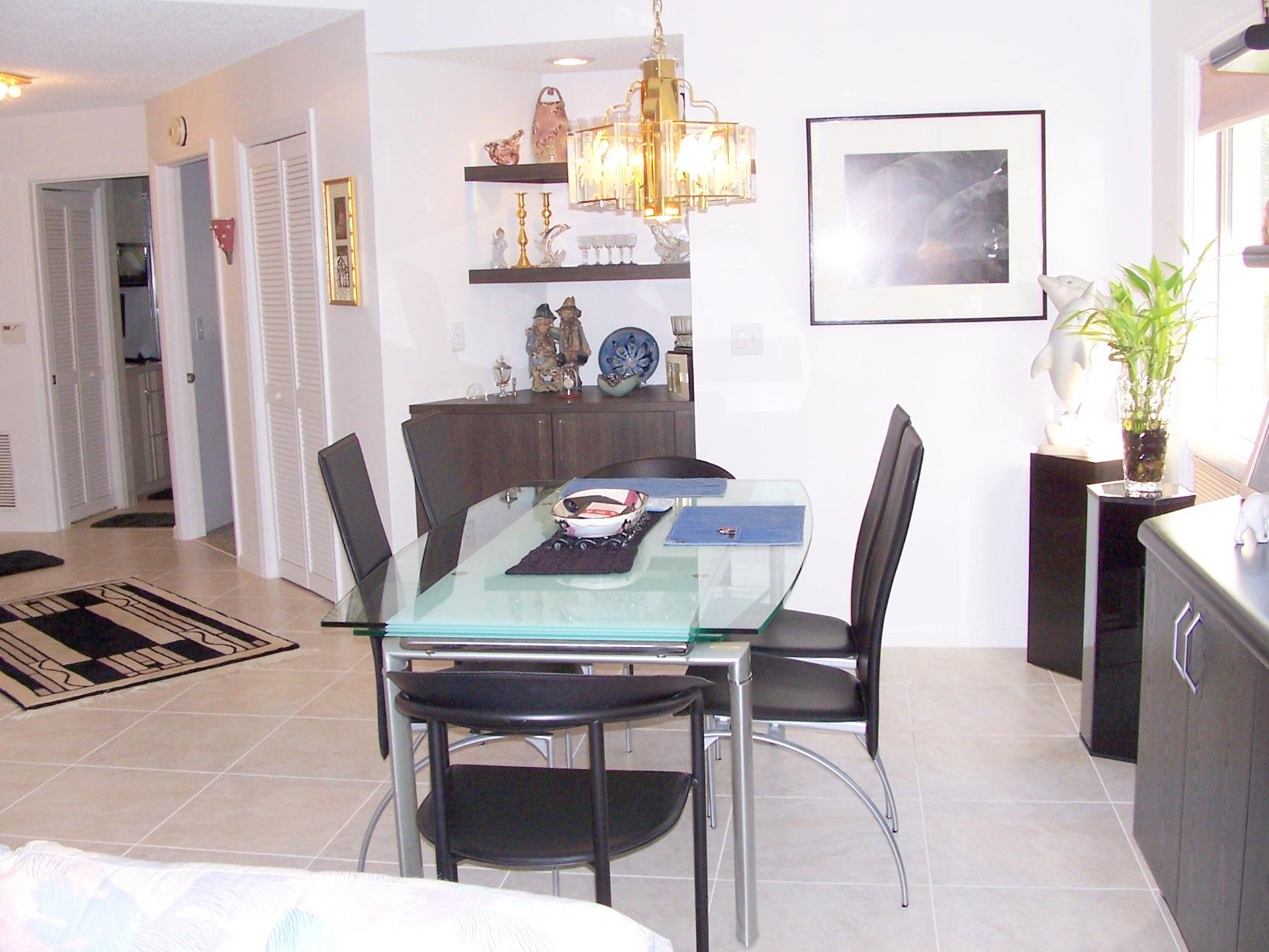 7908 Seville Place, Unit 1701 Boca Raton, FL 33433 - Photo 5 of 23 Dining area