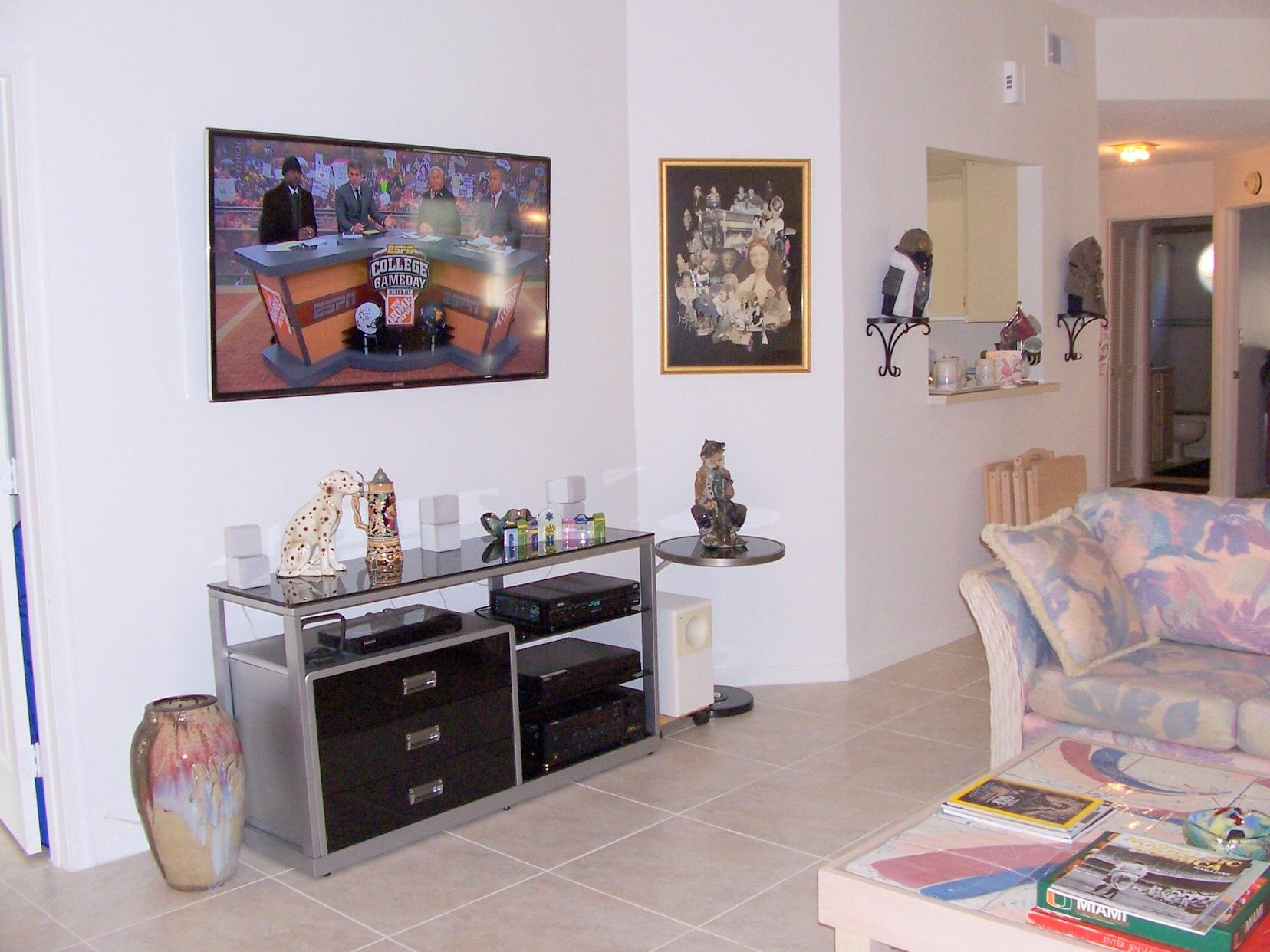 7908 Seville Place, Unit 1701 Boca Raton, FL 33433 - Photo 6 of 23 Living room